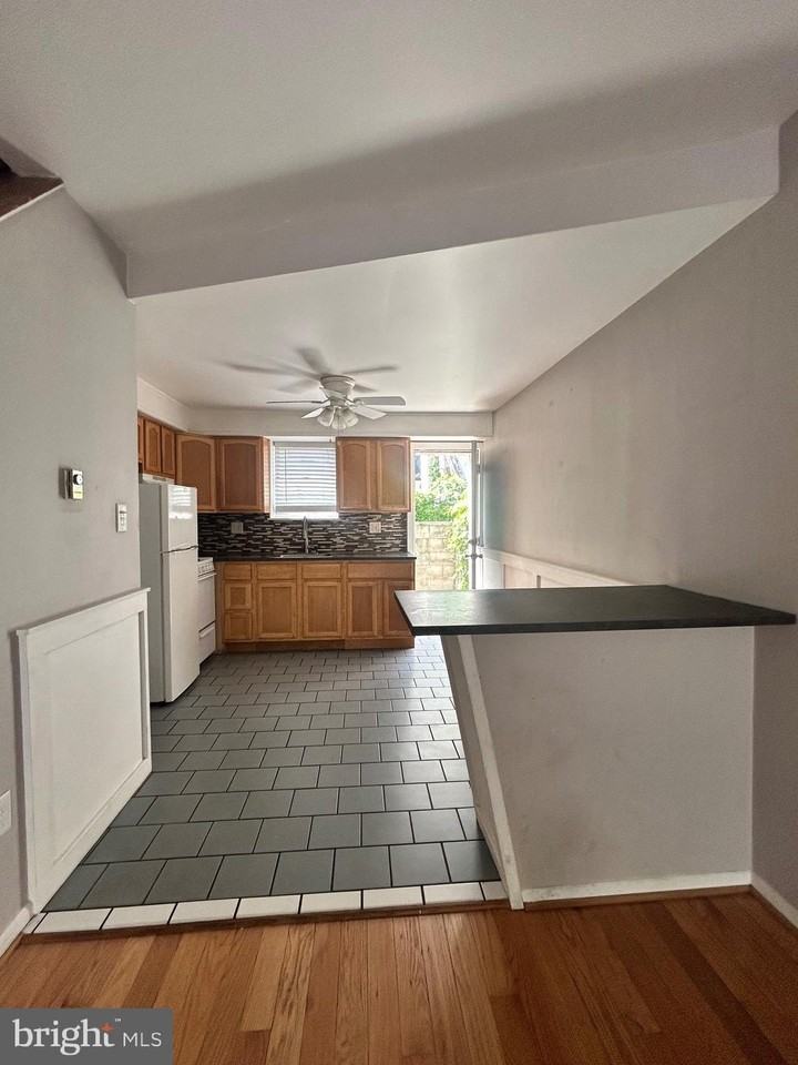 708 Medina St - Photo 3 of 12