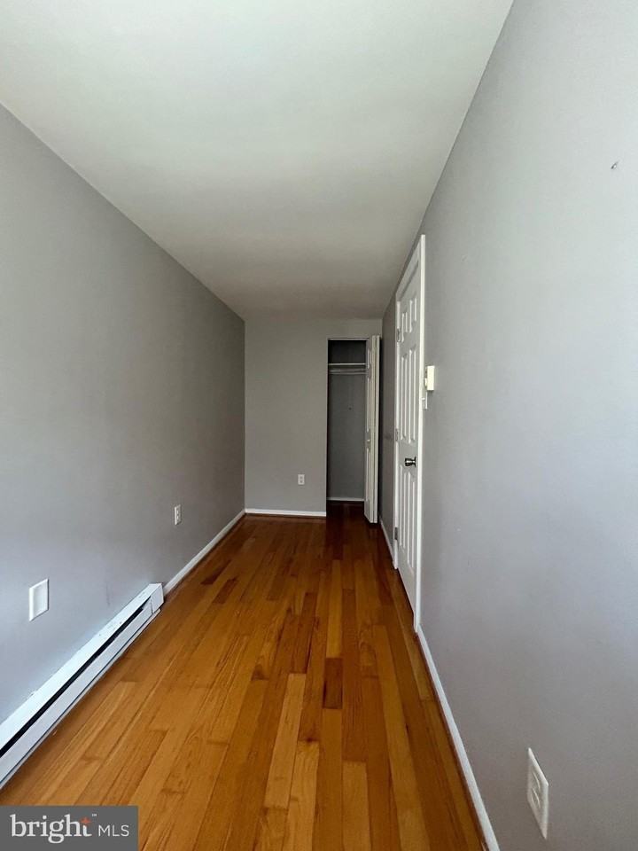 708 Medina St - Photo 5 of 12