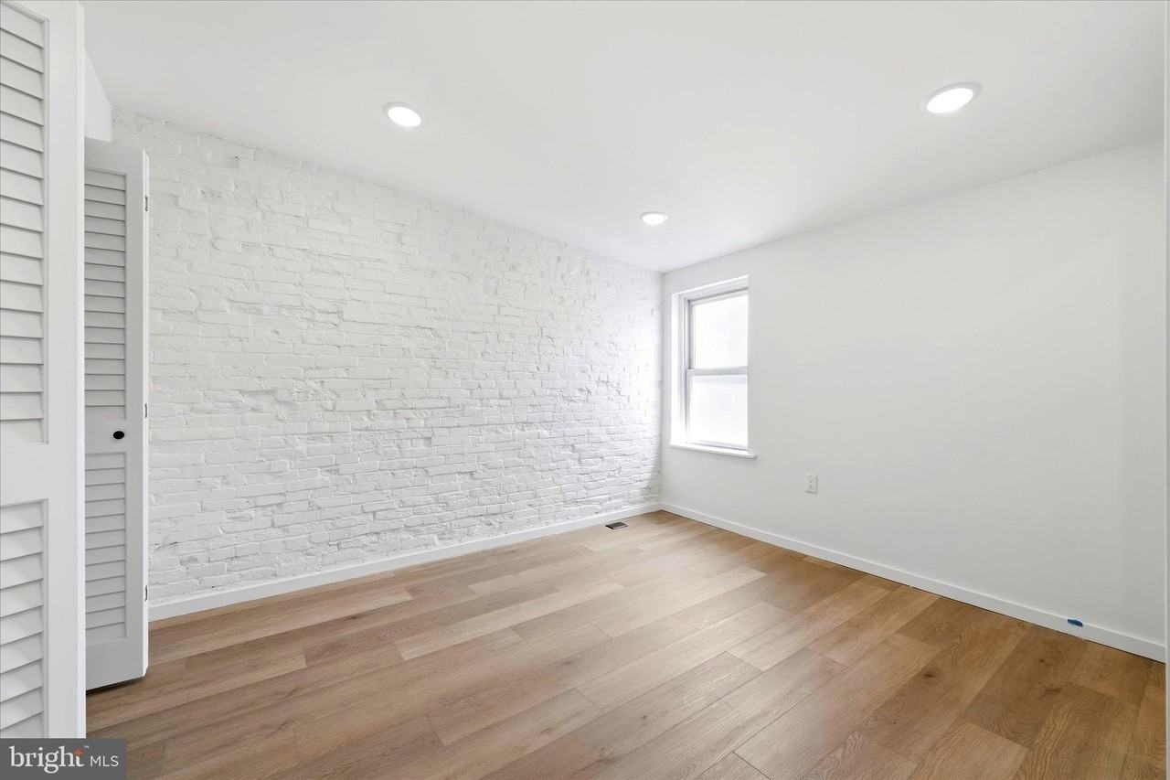 627 N 16th St #301 - Photo 7 of 9