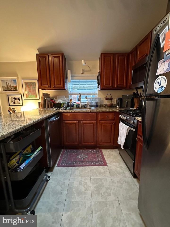 311 S 12th St #3F - Photo 3 of 15