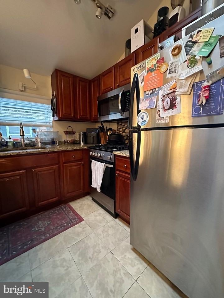 311 S 12th St #3F - Photo 4 of 15