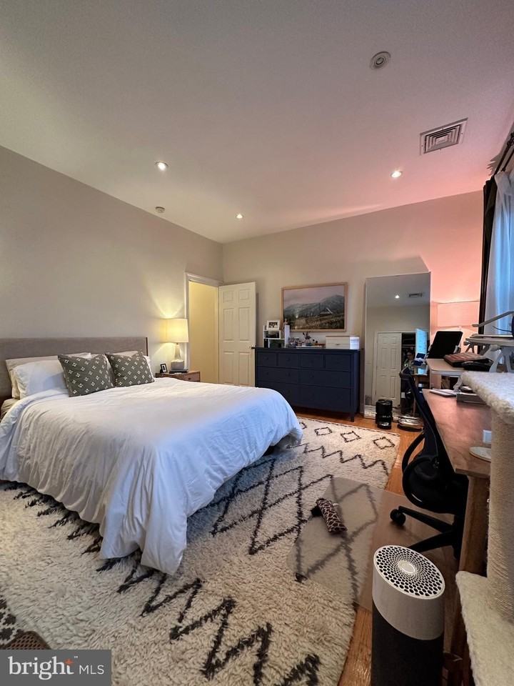 311 S 12th St #3F - Photo 7 of 15