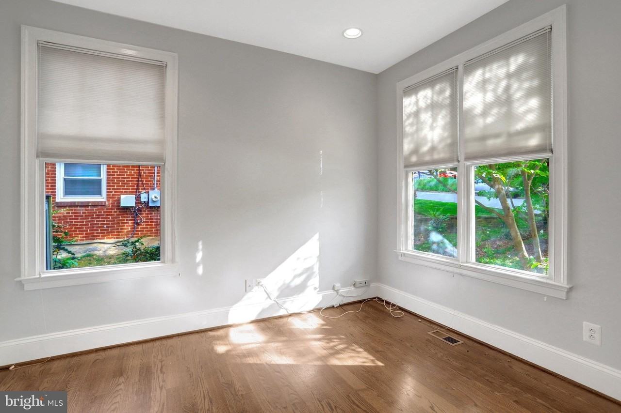 2406 N Potomac St - Photo 5 of 36