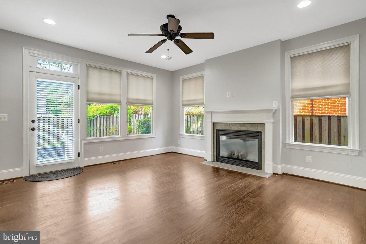 2406 N Potomac St - Photo 7 of 36