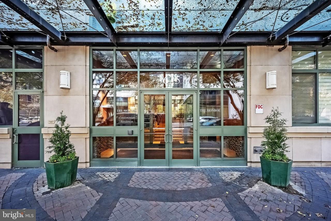 3625 10th St N #211 - Photo 3 of 50