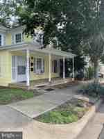 featured image of 627 Wolfe St #B