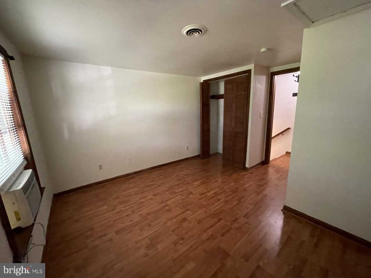 627 Wolfe St #B - Photo 7 of 13