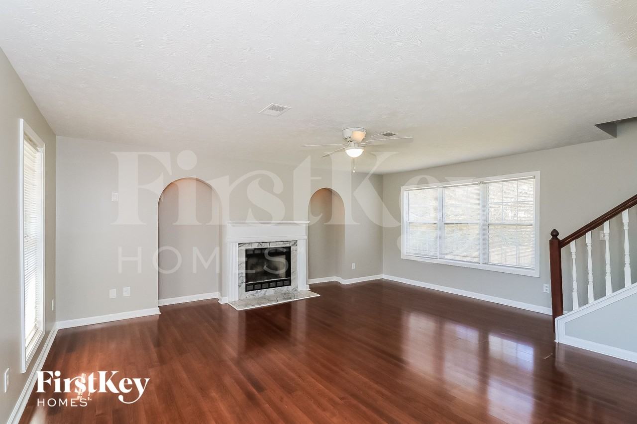 3583 Saddlebrook Dr - Photo 3 of 16
