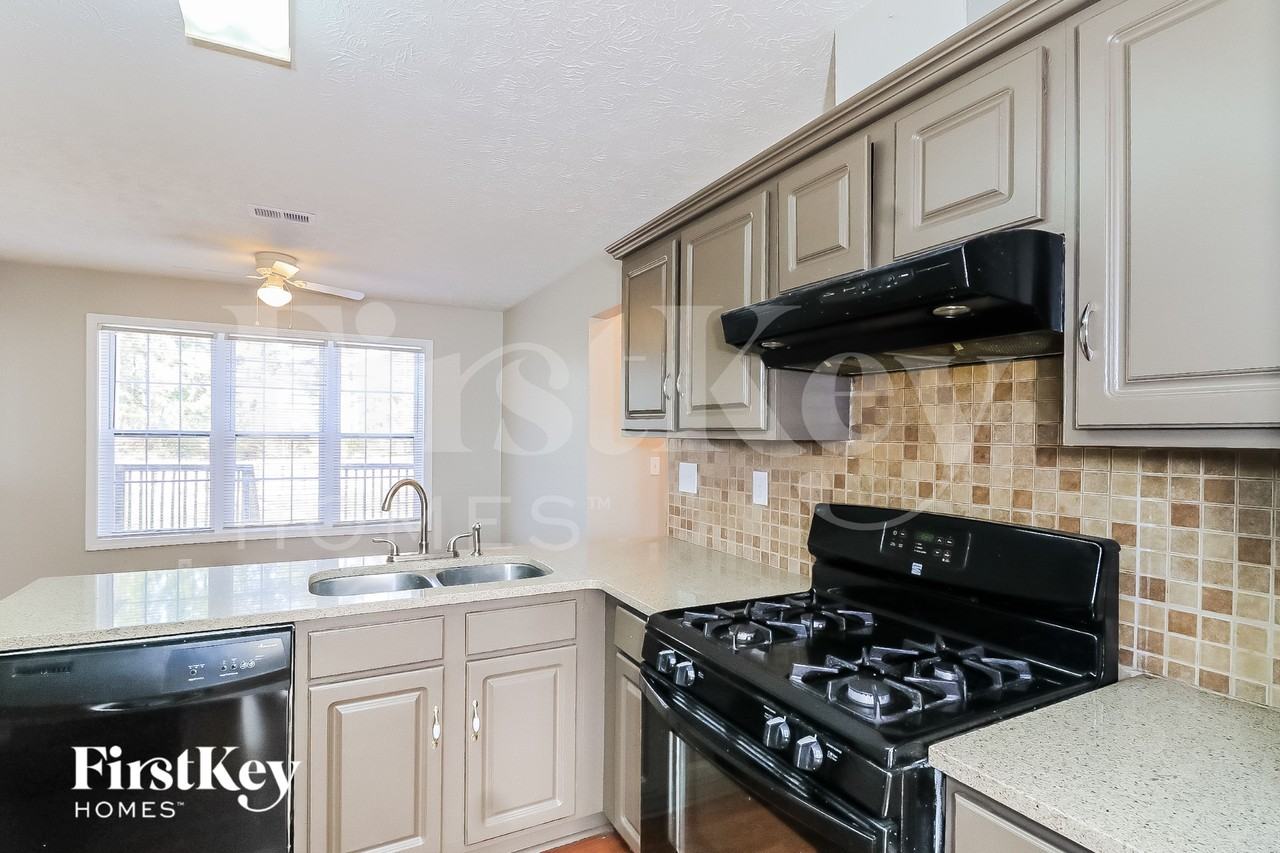 3583 Saddlebrook Dr - Photo 6 of 16