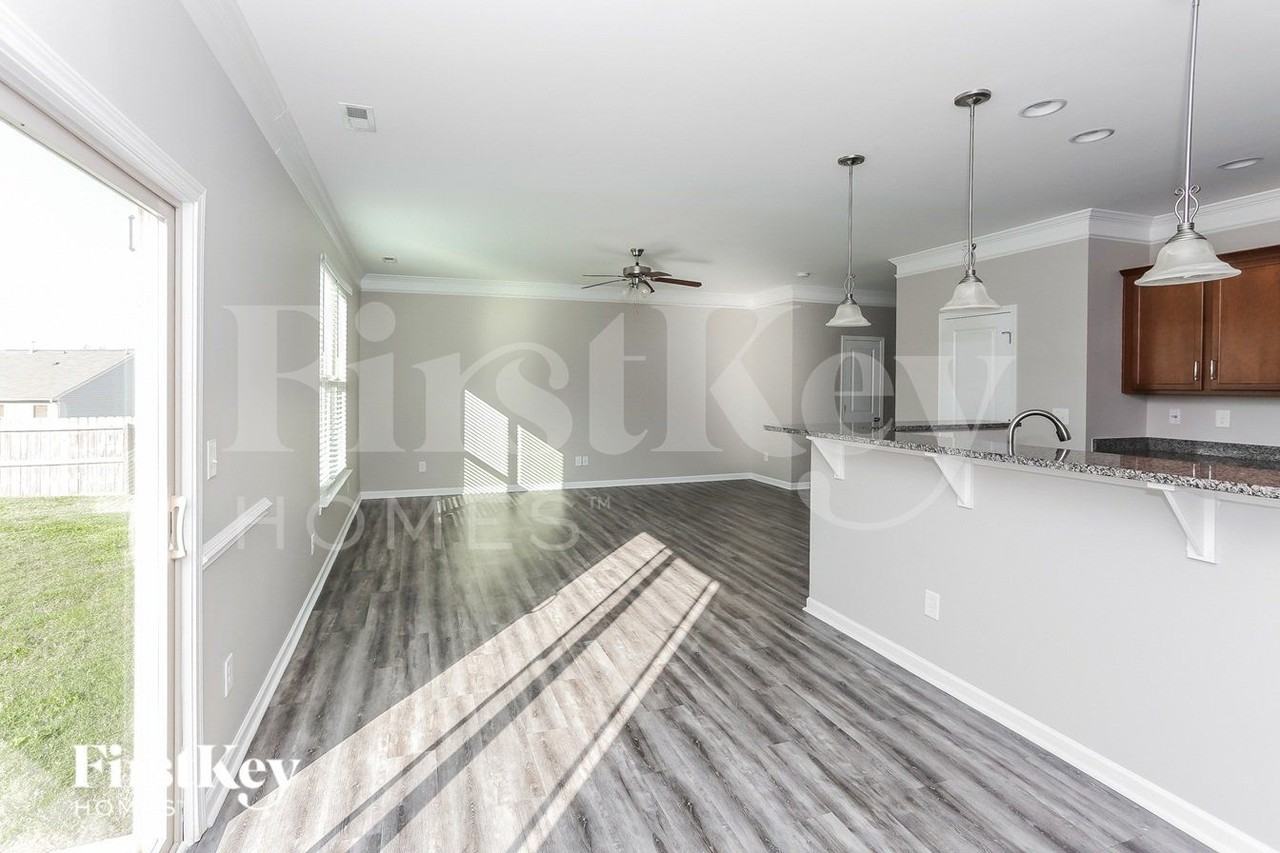 1013 Alder Ridge Ln - Photo 6 of 15