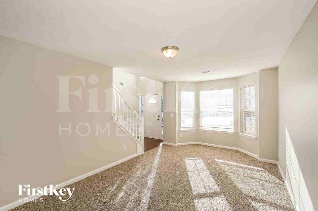 265 Othello Dr - Photo 4 of 18