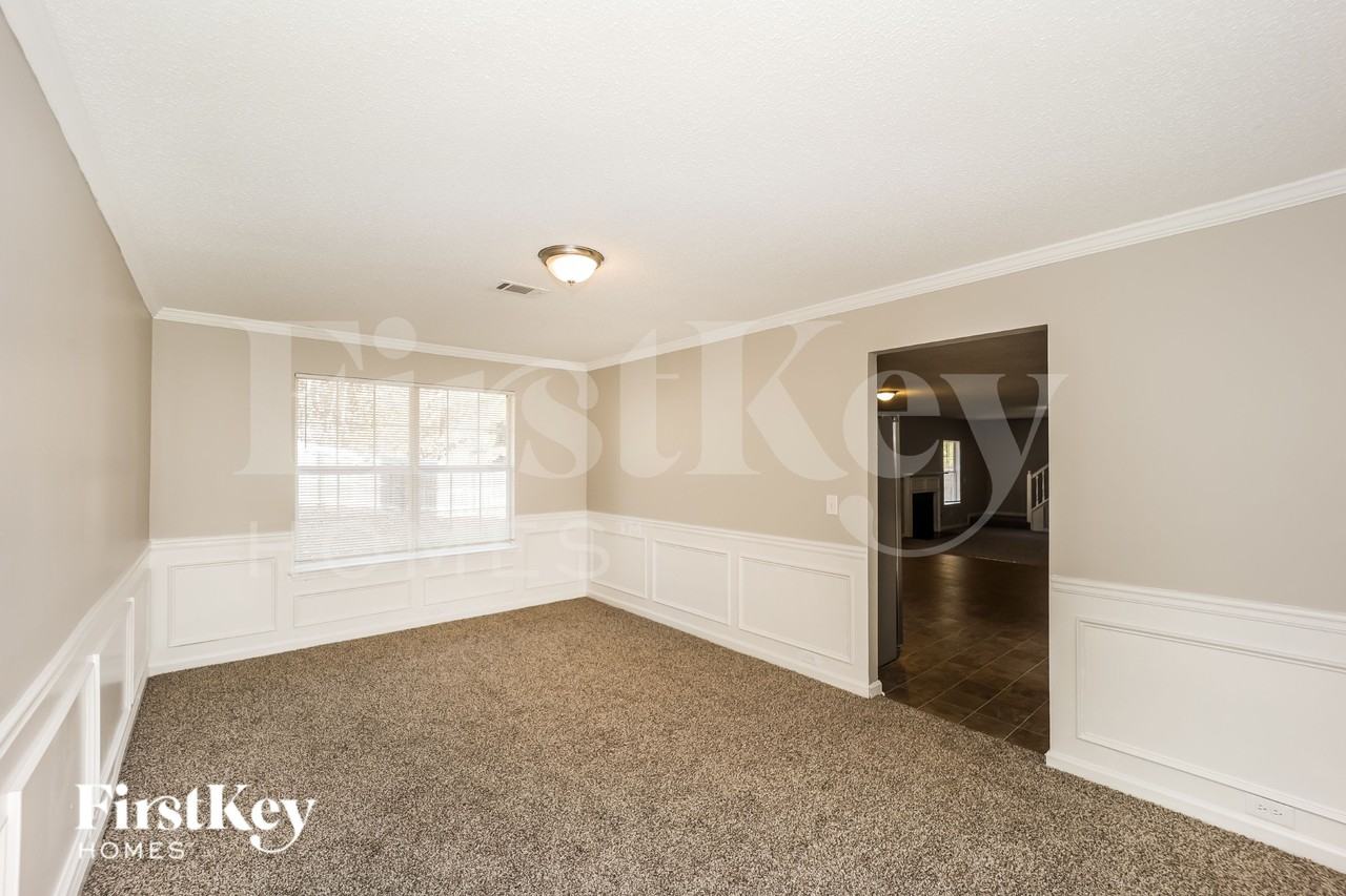 265 Othello Dr - Photo 5 of 18