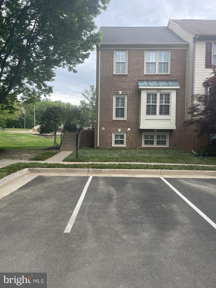 8845 Eagle Rock Ln - Photo 3 of 44