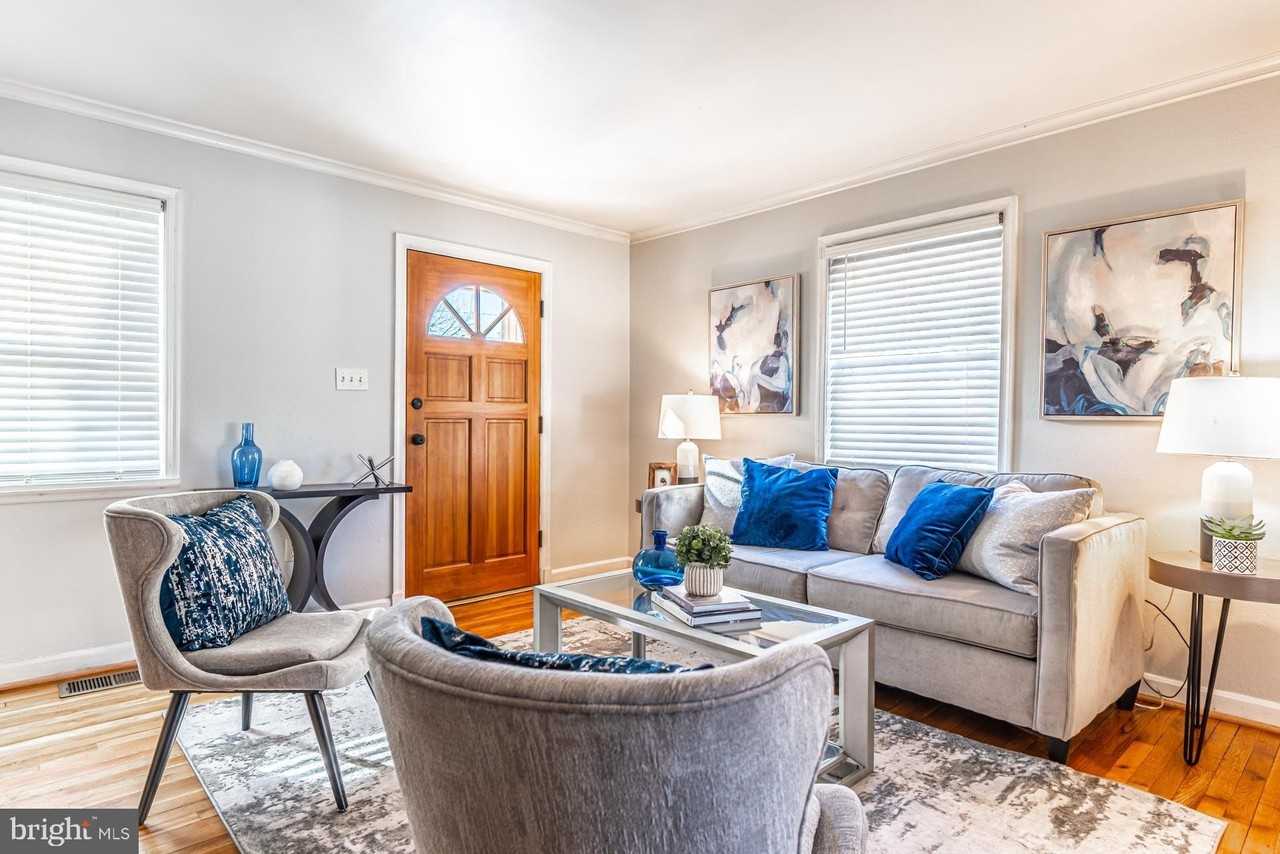 2122 Arlington Ter - Photo 5 of 32