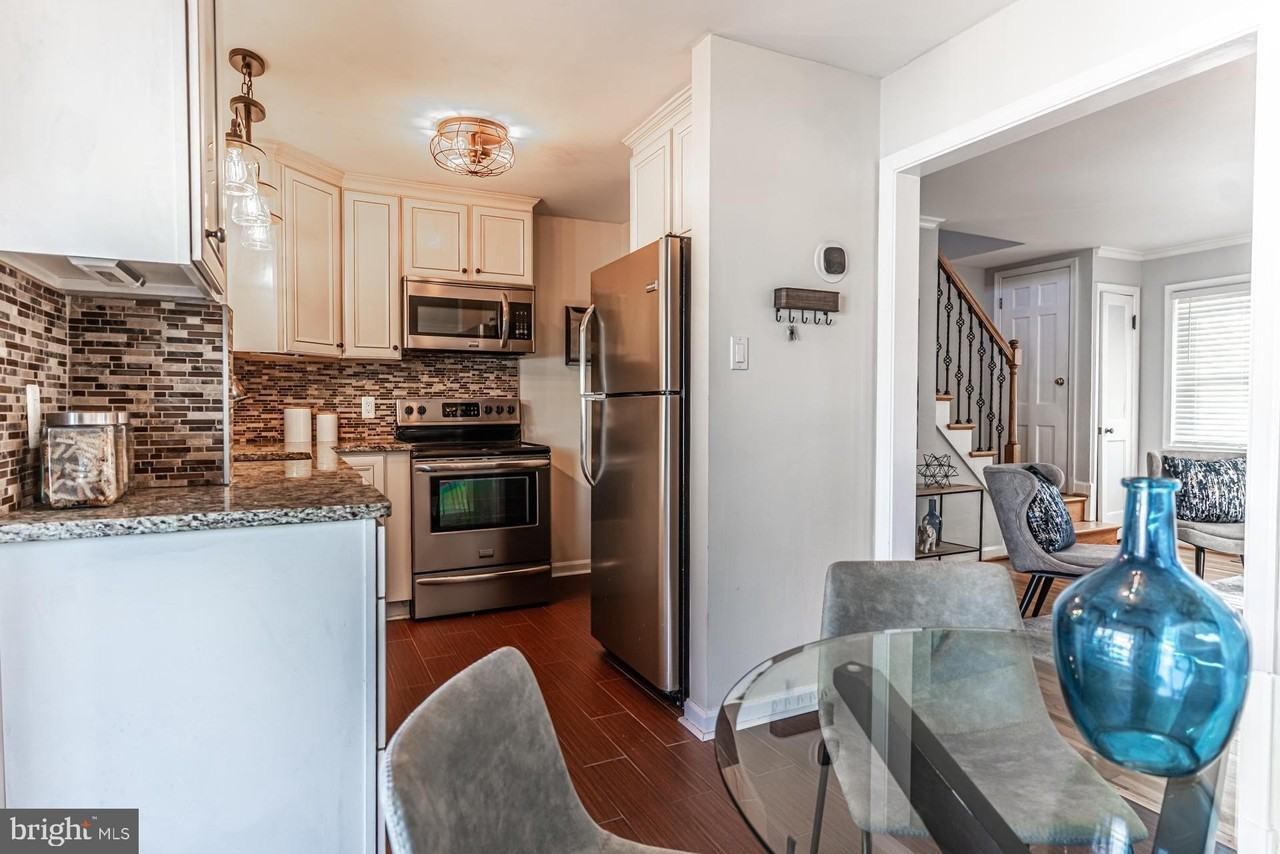 2122 Arlington Ter - Photo 7 of 32