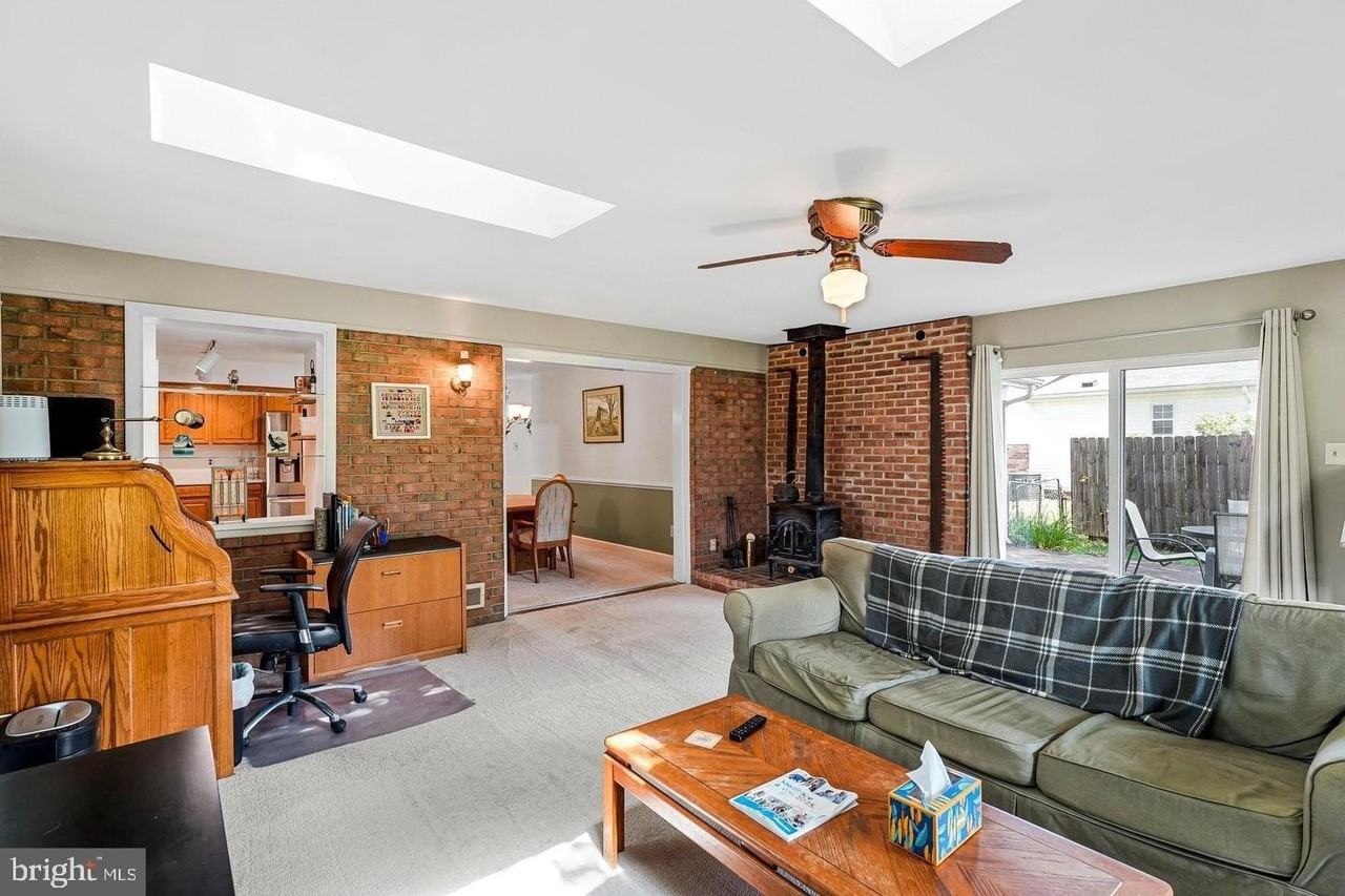 4503 Fillingame Dr - Photo 3 of 9