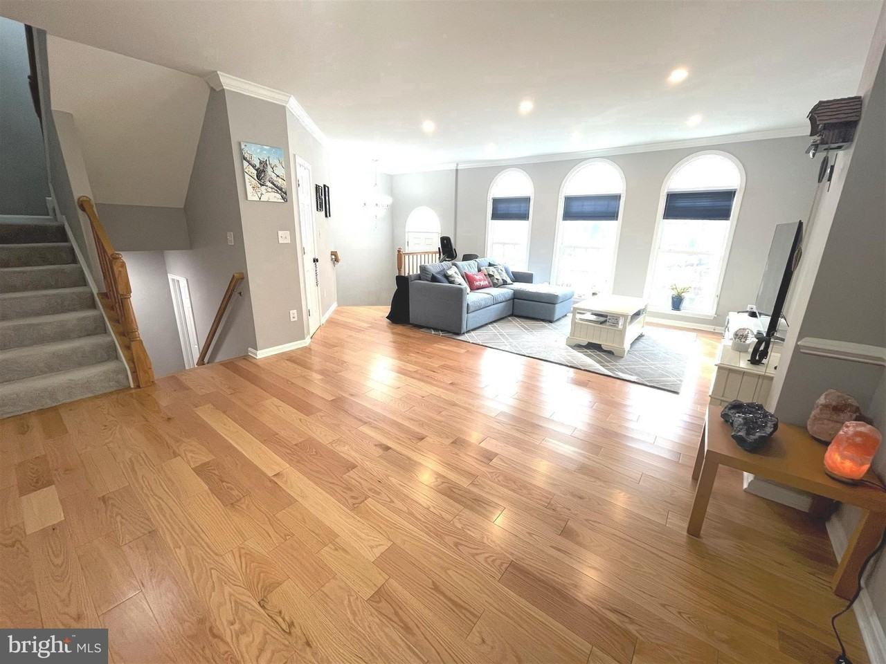 4513 Monmouth St - Photo 4 of 45