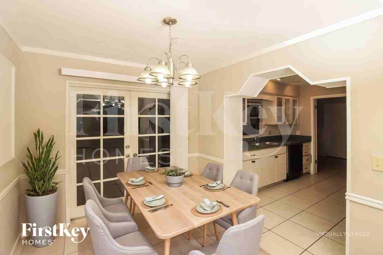 988 Cardon Dr - Photo 7 of 18
