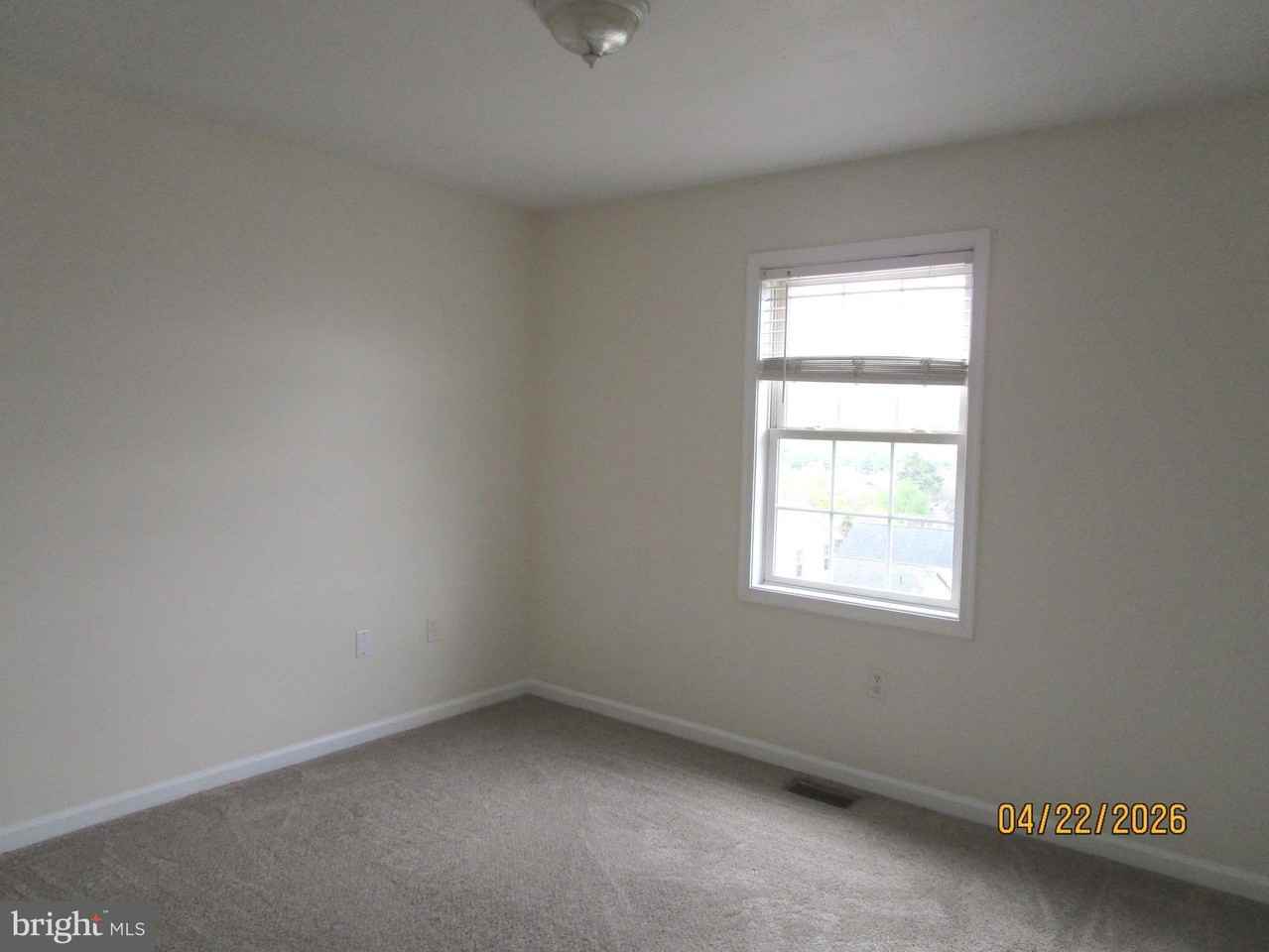 540 Thompson St - Photo 2 of 25