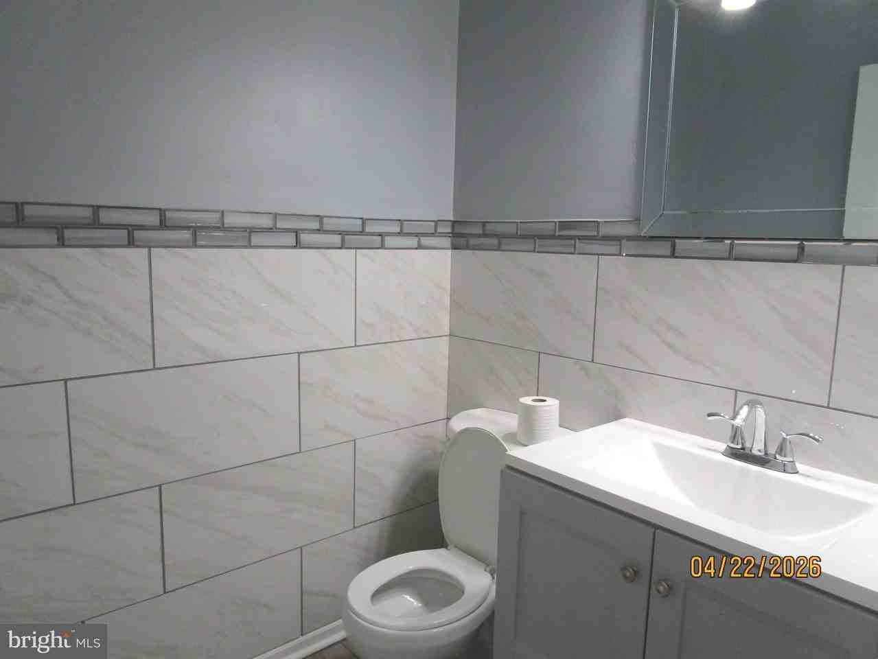 540 Thompson St - Photo 5 of 25