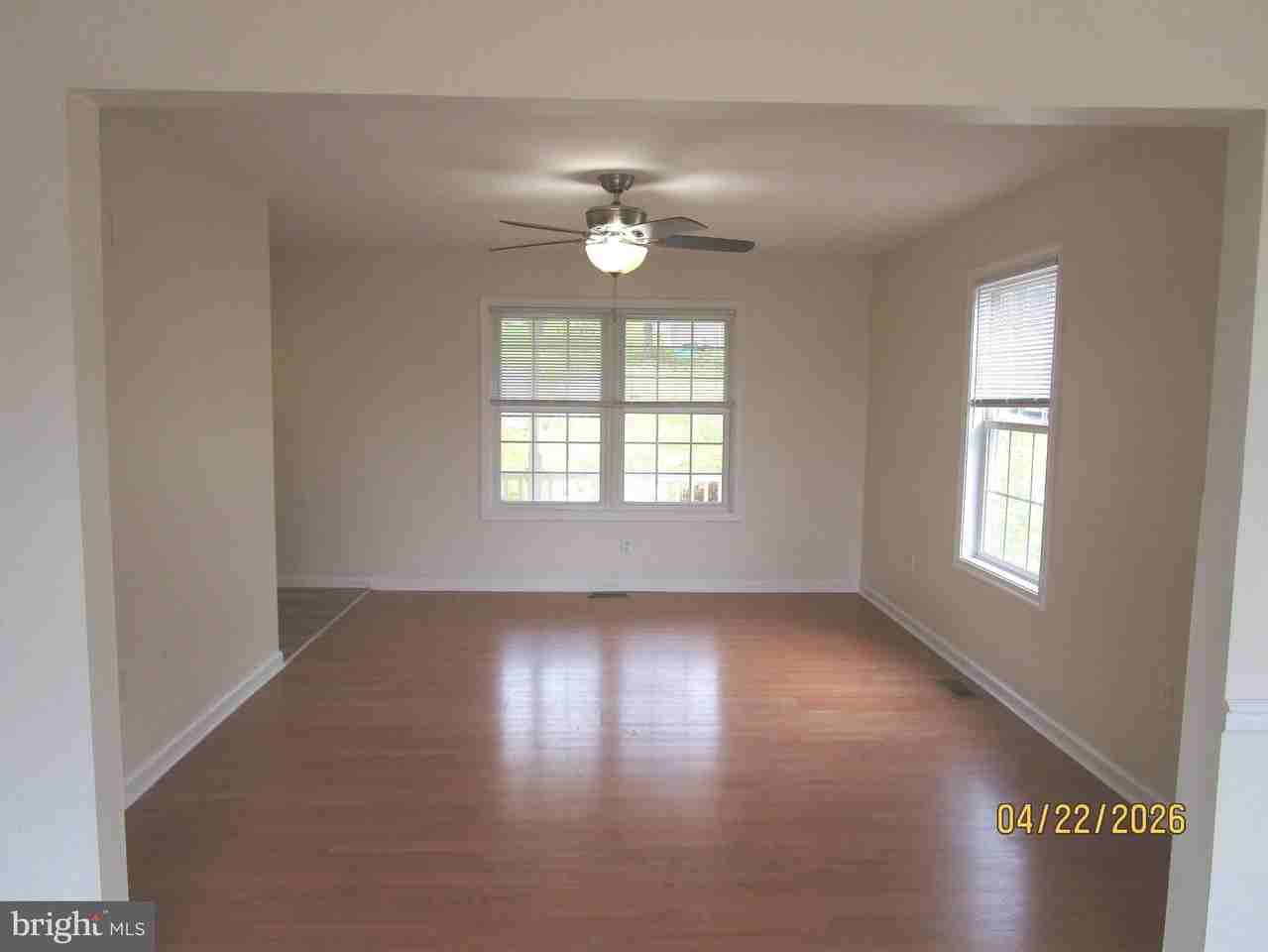 540 Thompson St - Photo 7 of 25