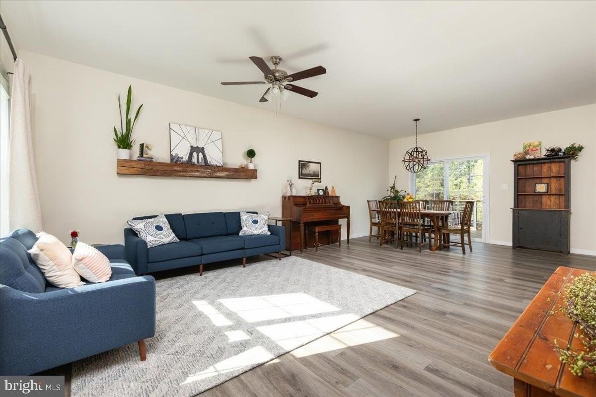 321 Whispering Echos Dr - Photo 3 of 38