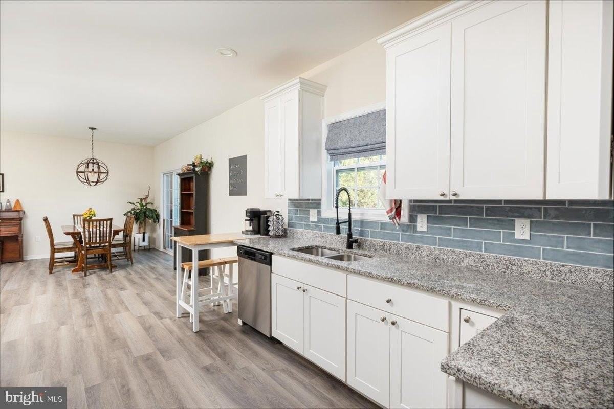 321 Whispering Echos Dr - Photo 7 of 38