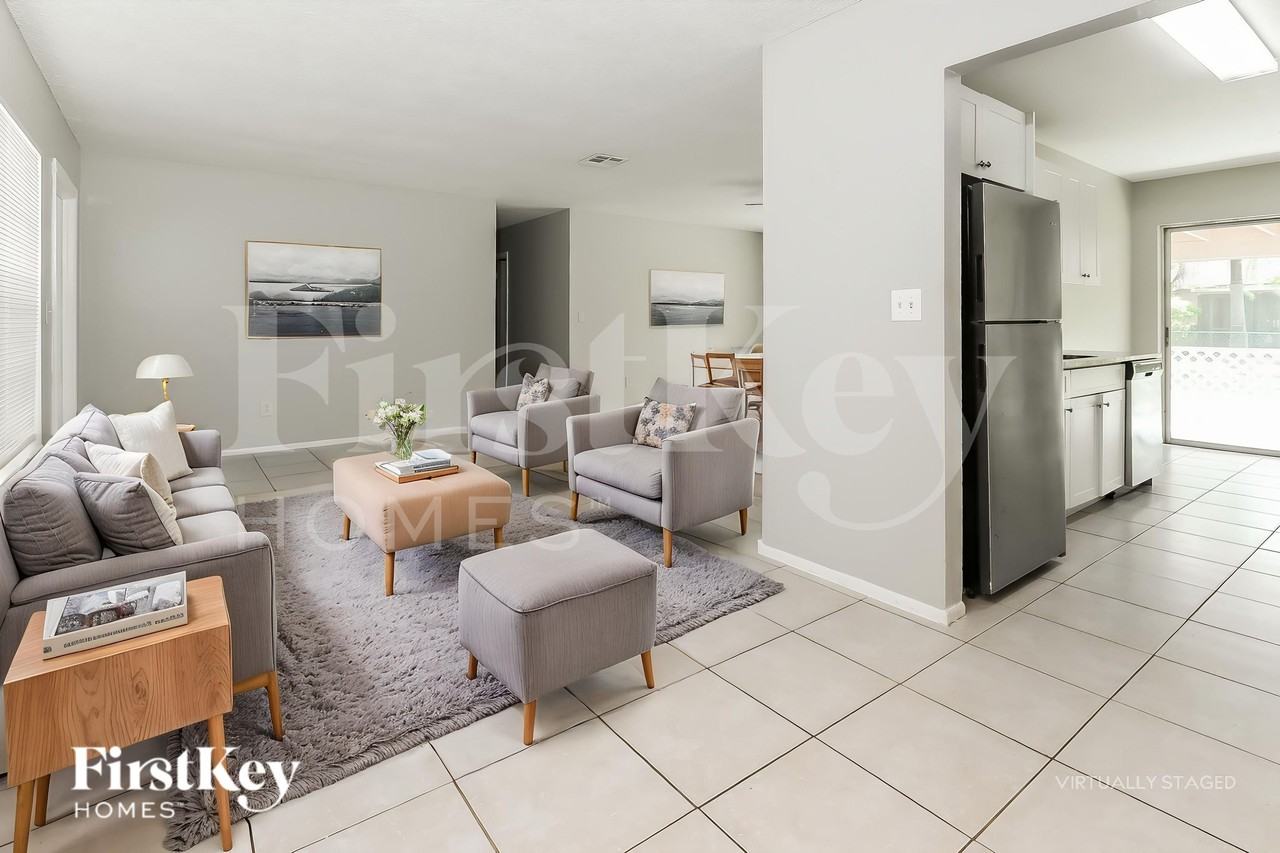 830 Royal Palm Beach Blvd - Photo 5 of 19
