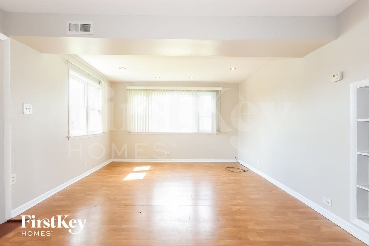 7803 Central Ave - Photo 3 of 15