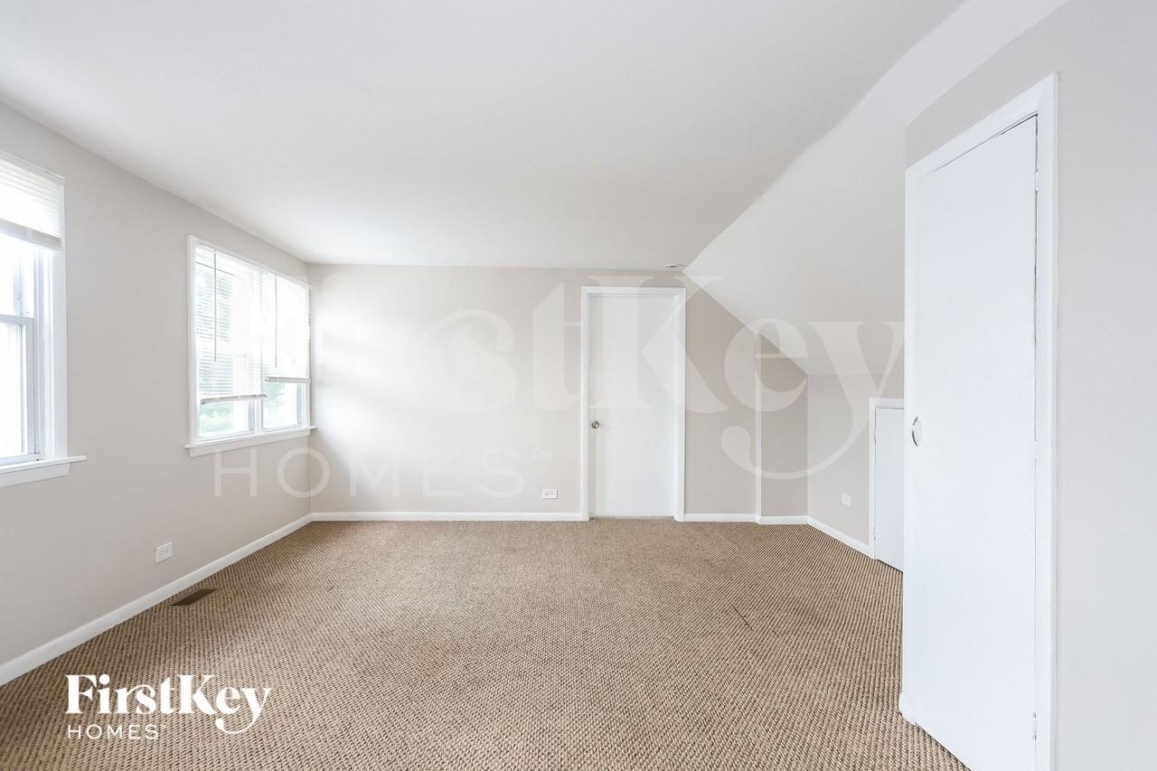 7803 Central Ave - Photo 7 of 15