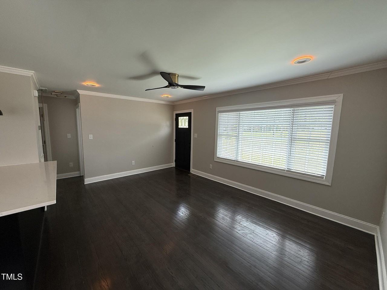 215 Walnut St - Photo 2 of 33