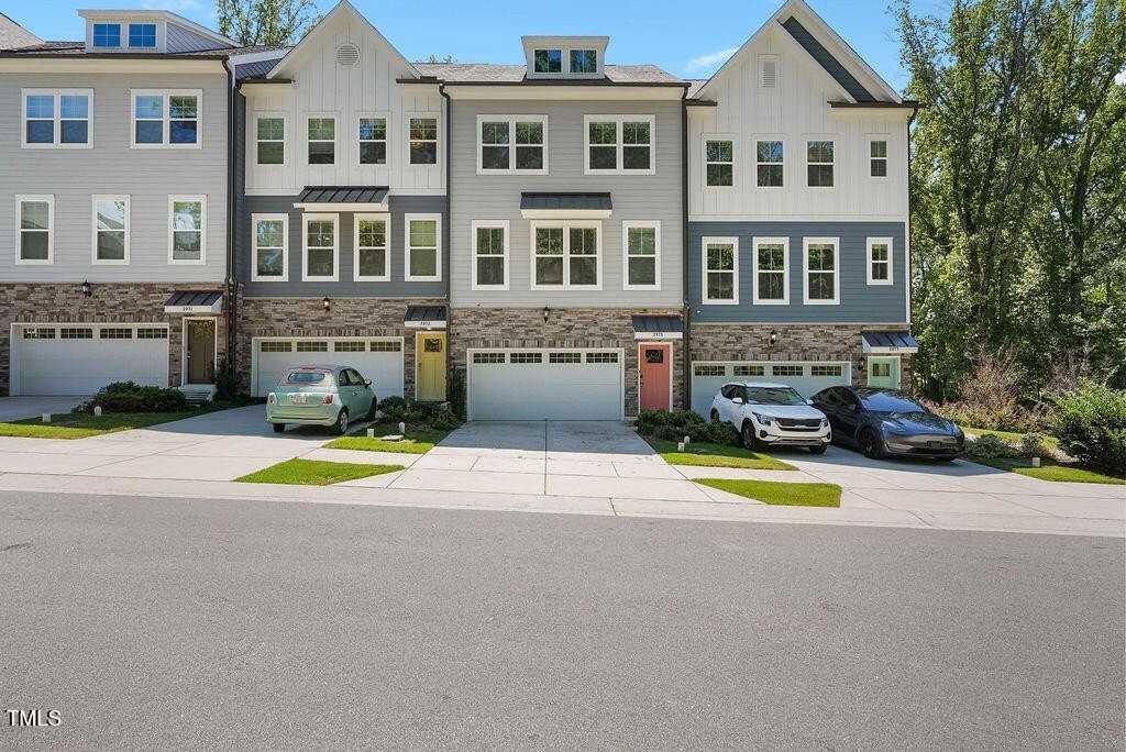 2075 Eva Pearl Dr - Photo 2 of 50