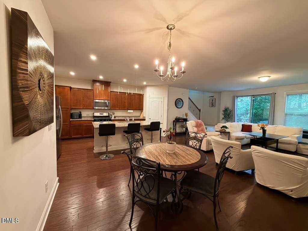 735 Lampwick Ln - Photo 5 of 27