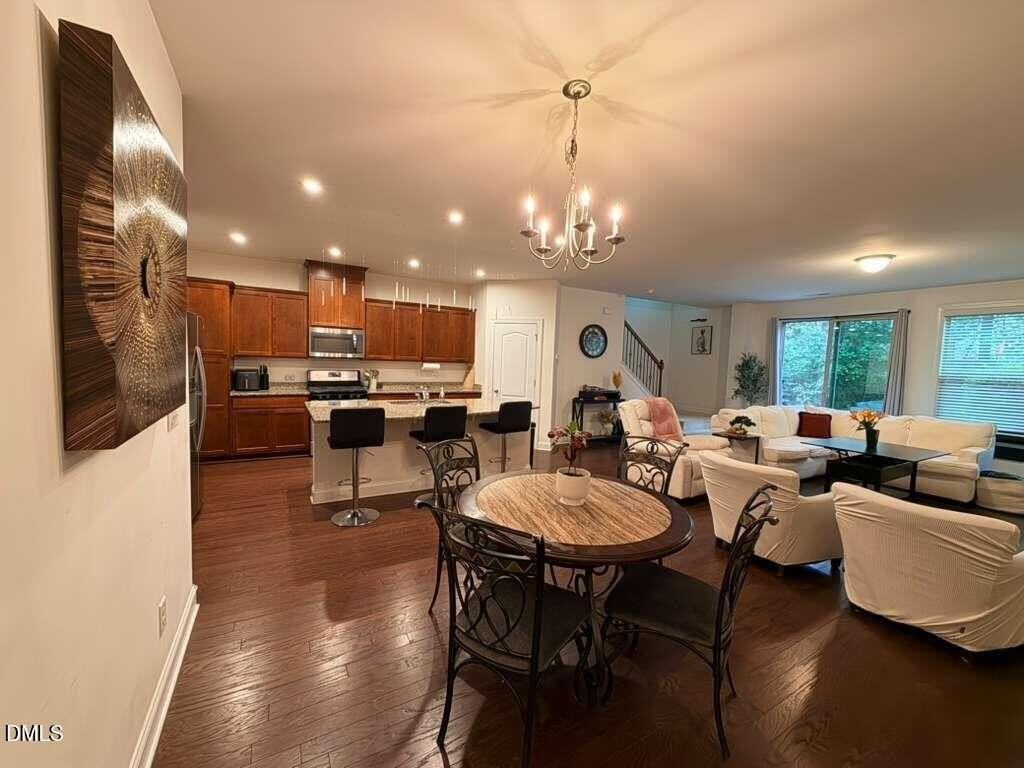 735 Lampwick Ln - Photo 6 of 27