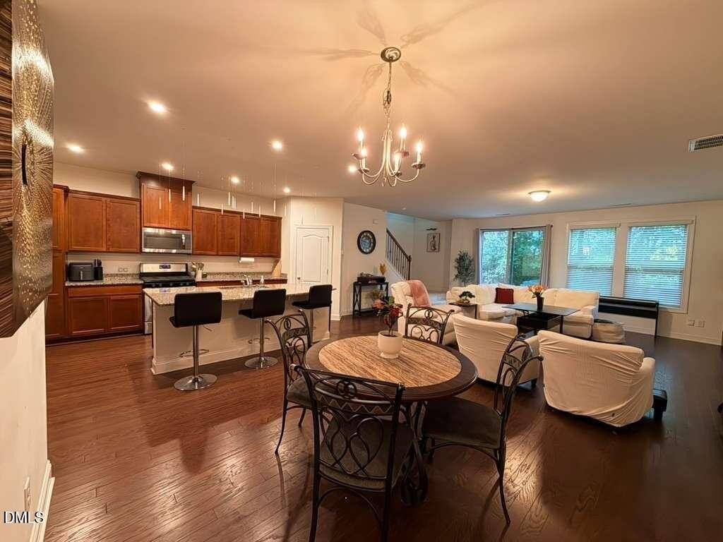 735 Lampwick Ln - Photo 7 of 27