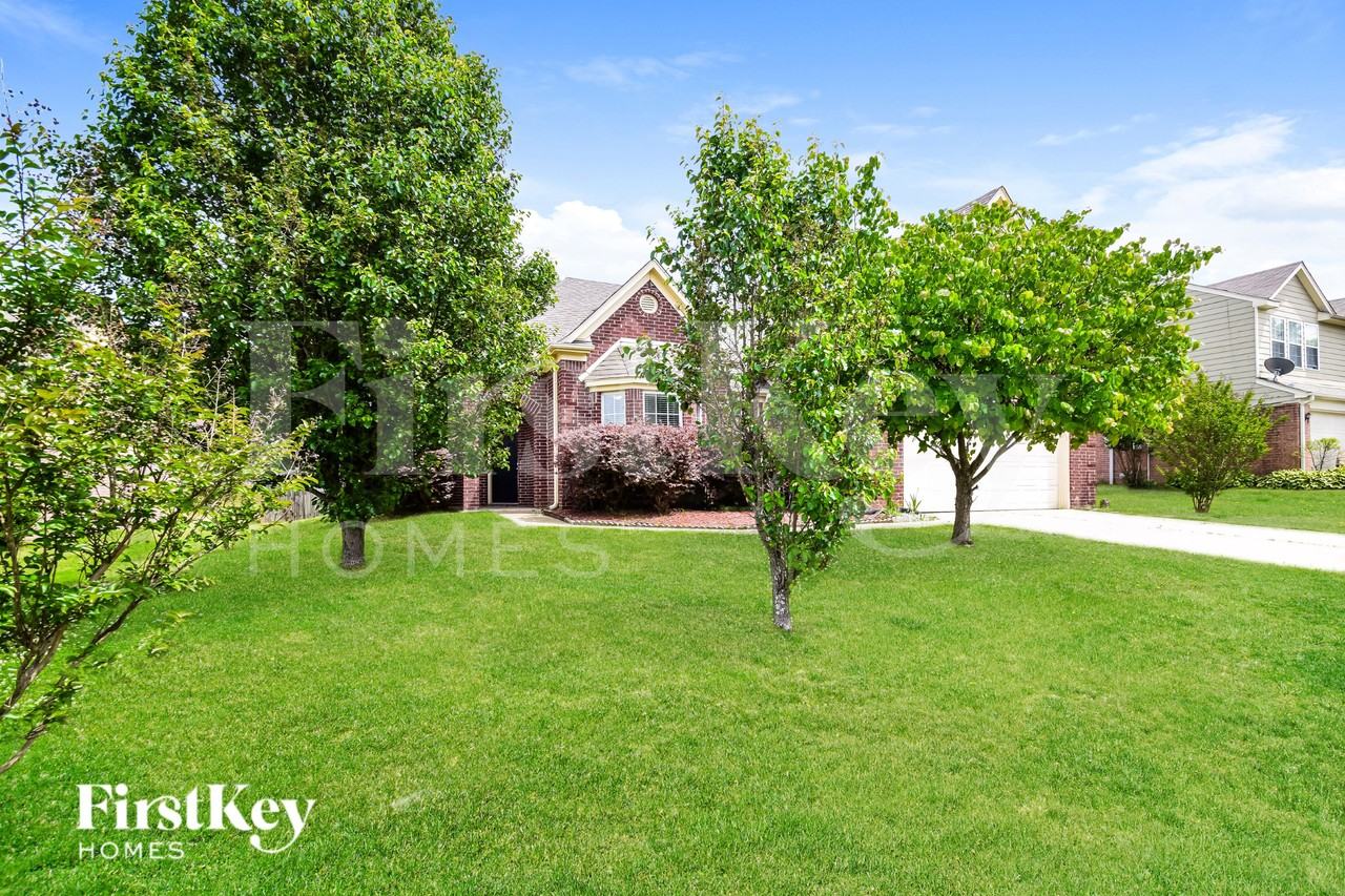 7298 Hunters Horn Dr - Photo 2 of 19