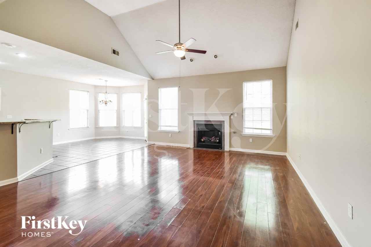 7298 Hunters Horn Dr - Photo 3 of 19