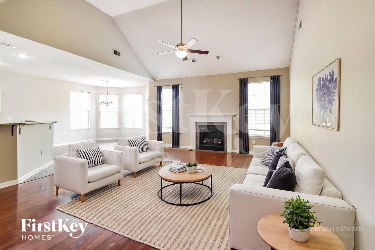 7298 Hunters Horn Dr - Photo 4 of 19