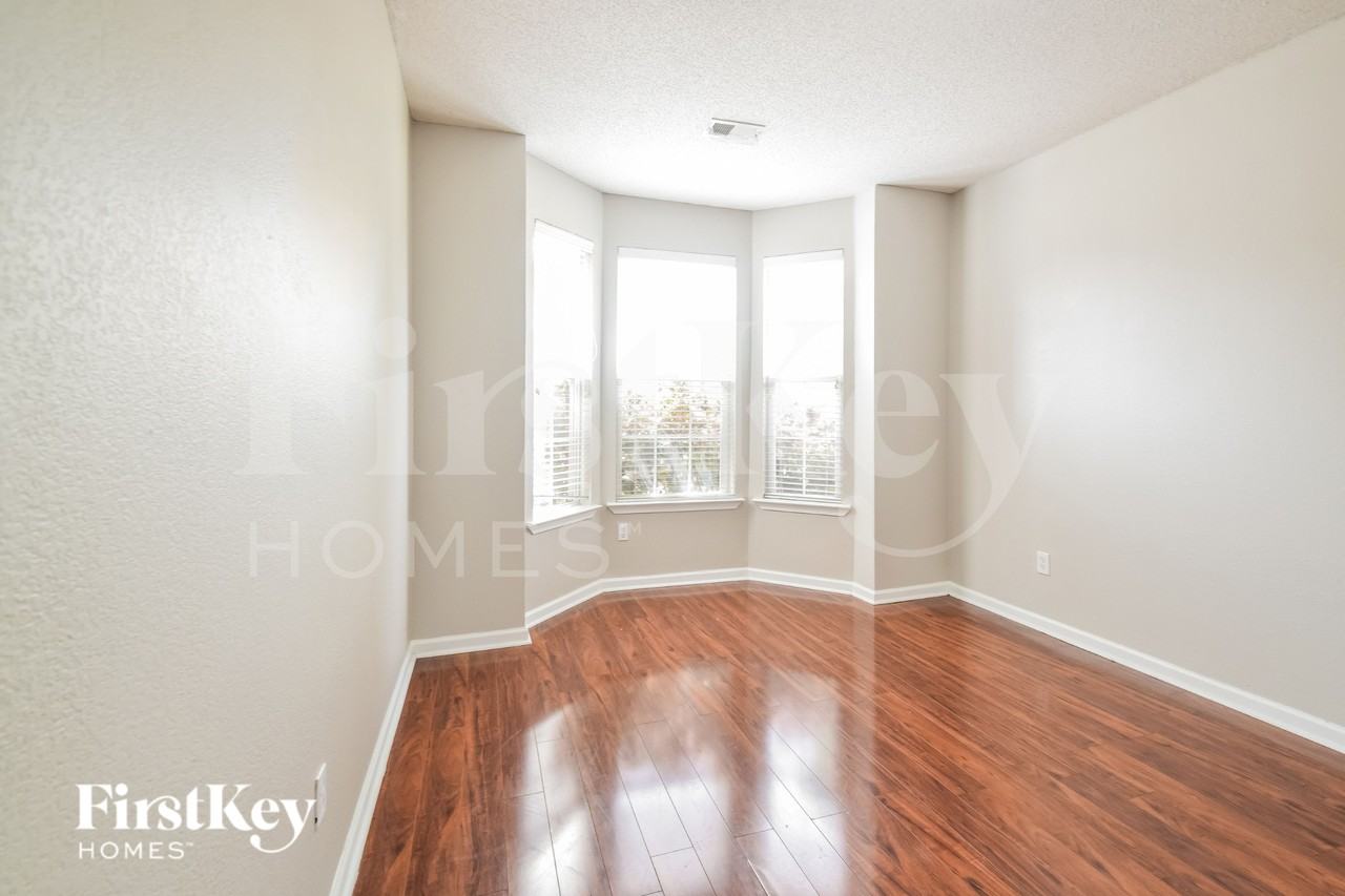 7298 Hunters Horn Dr - Photo 6 of 19