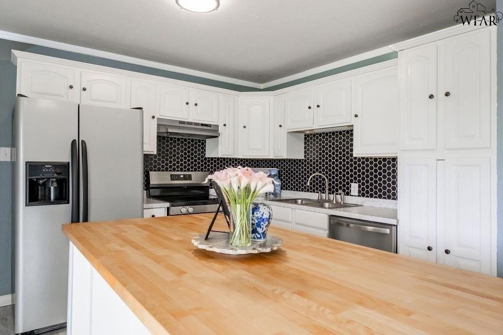 4024 Hooper Dr - Photo 7 of 34