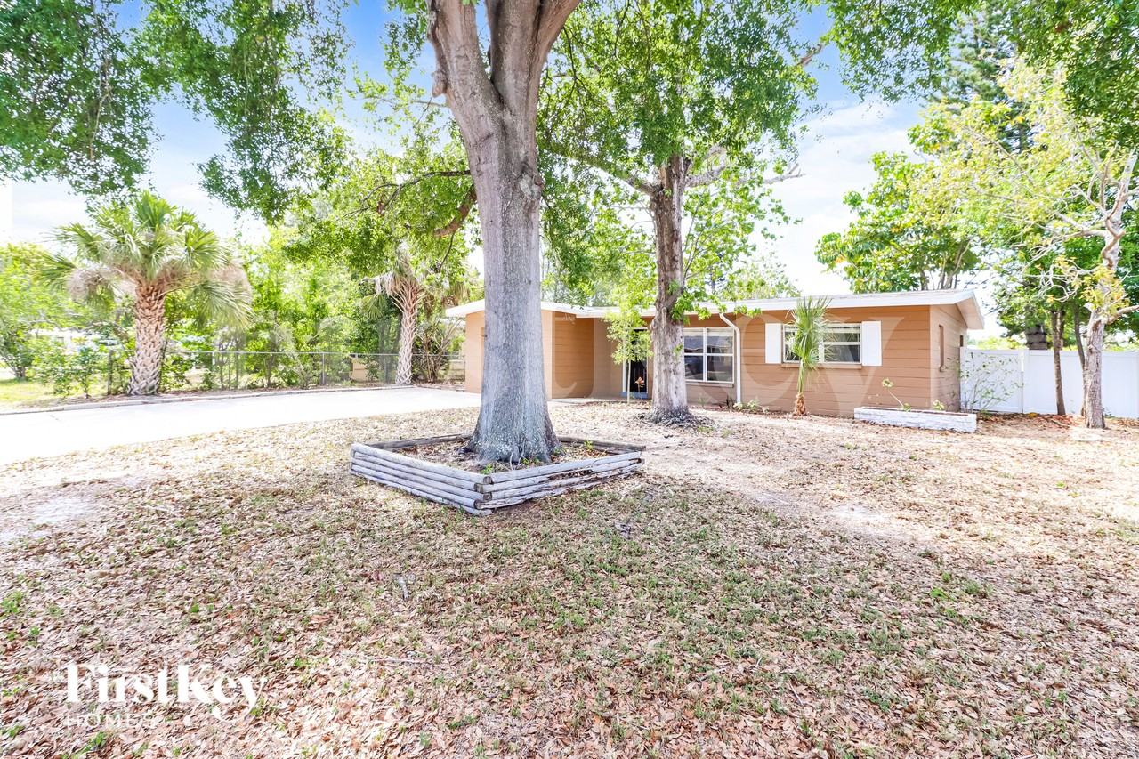 6178 39th Ave N - Photo 2 of 19