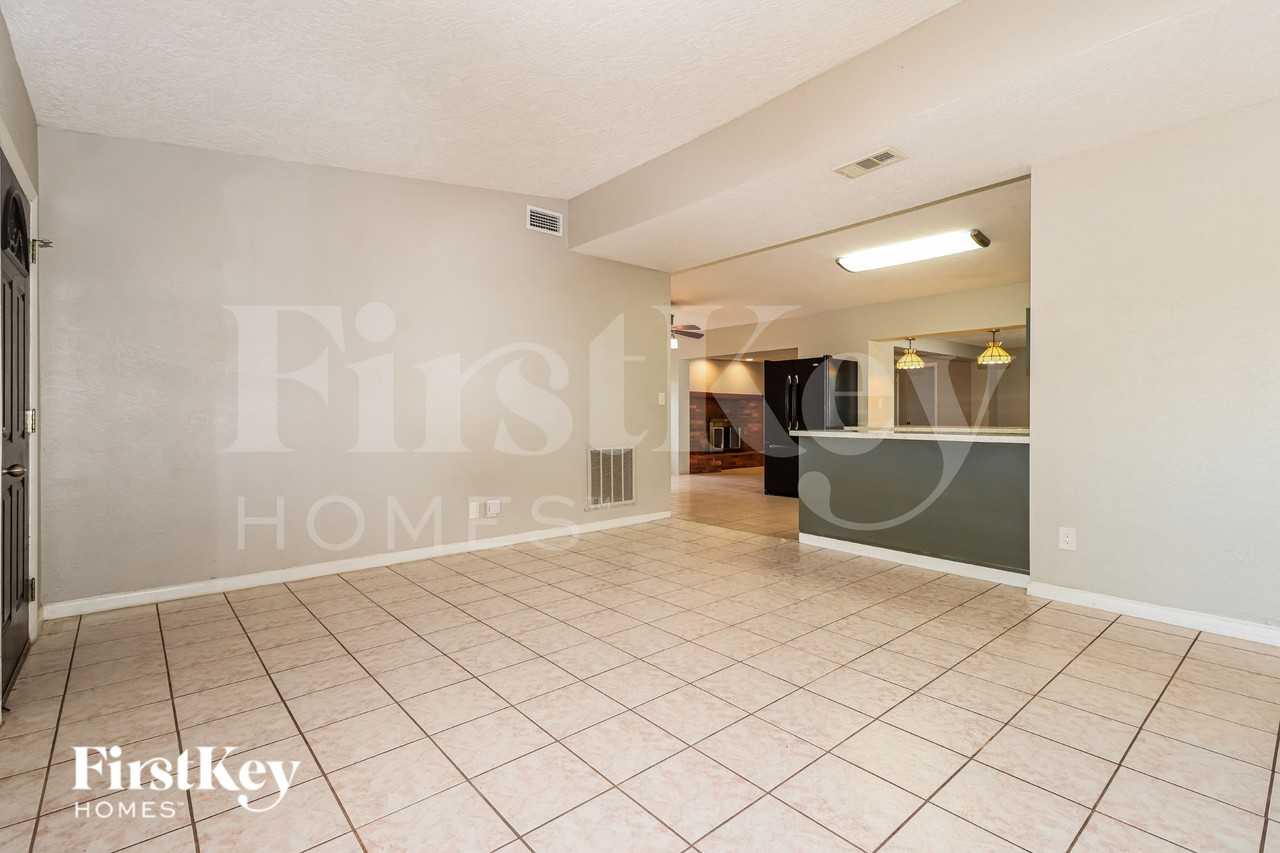 6178 39th Ave N - Photo 6 of 19