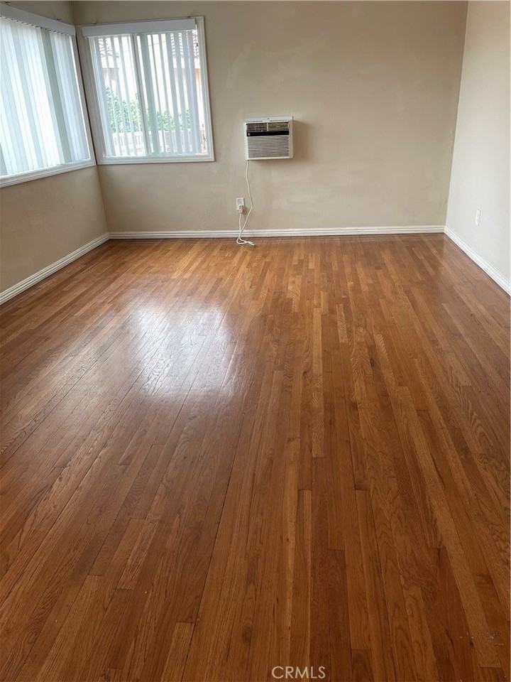 18007 Belshire Ave - Photo 4 of 38