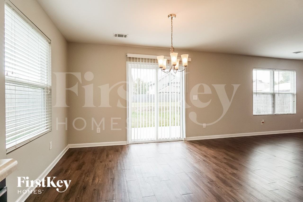 4778 Woodford Cir - Photo 5 of 16