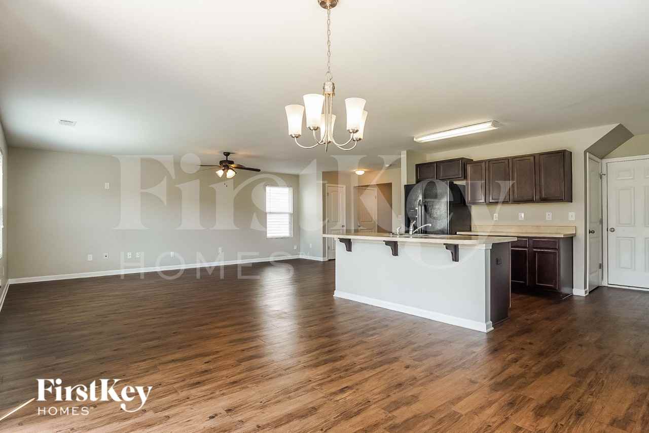 4778 Woodford Cir - Photo 6 of 16
