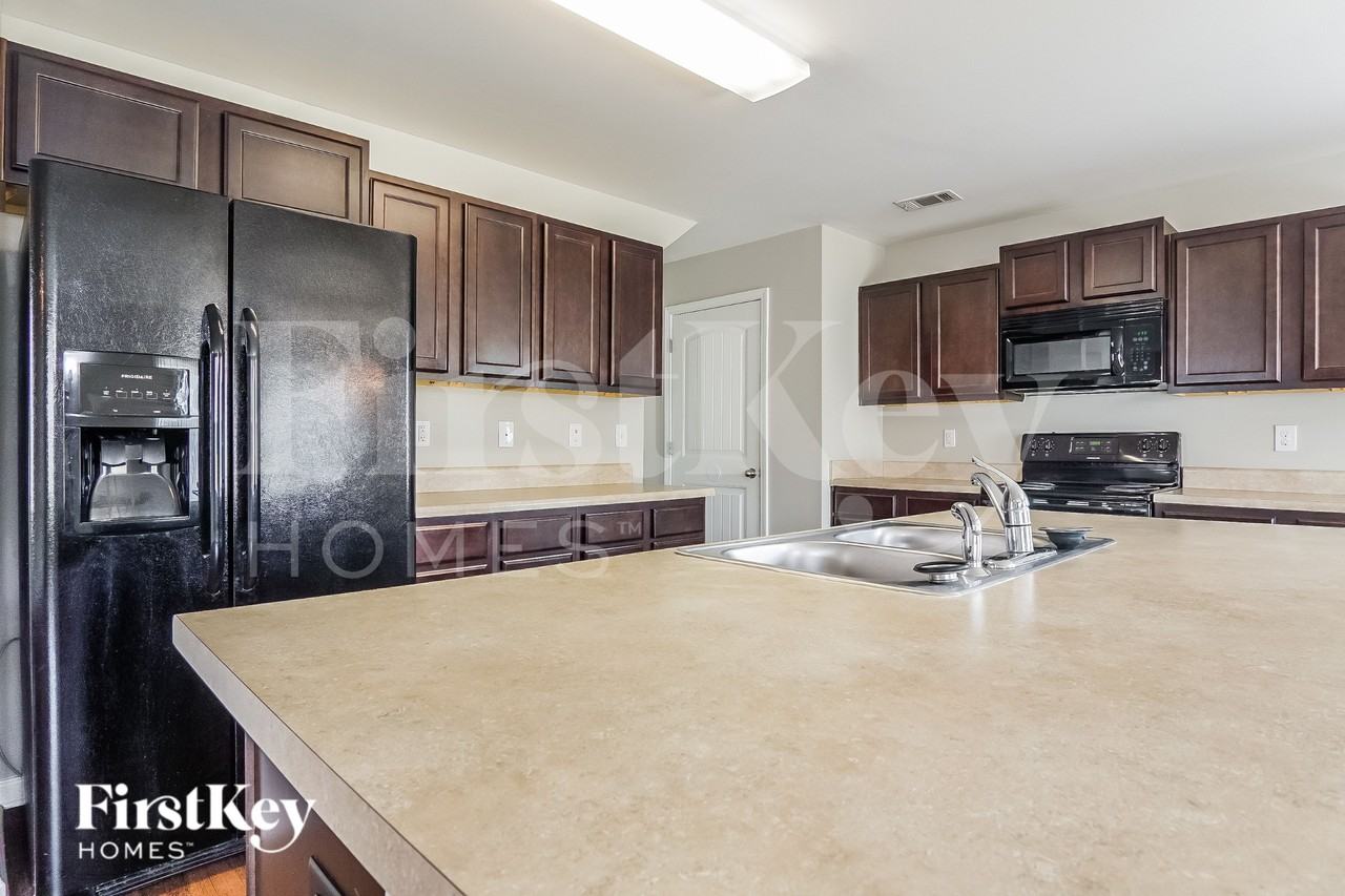 4778 Woodford Cir - Photo 7 of 16