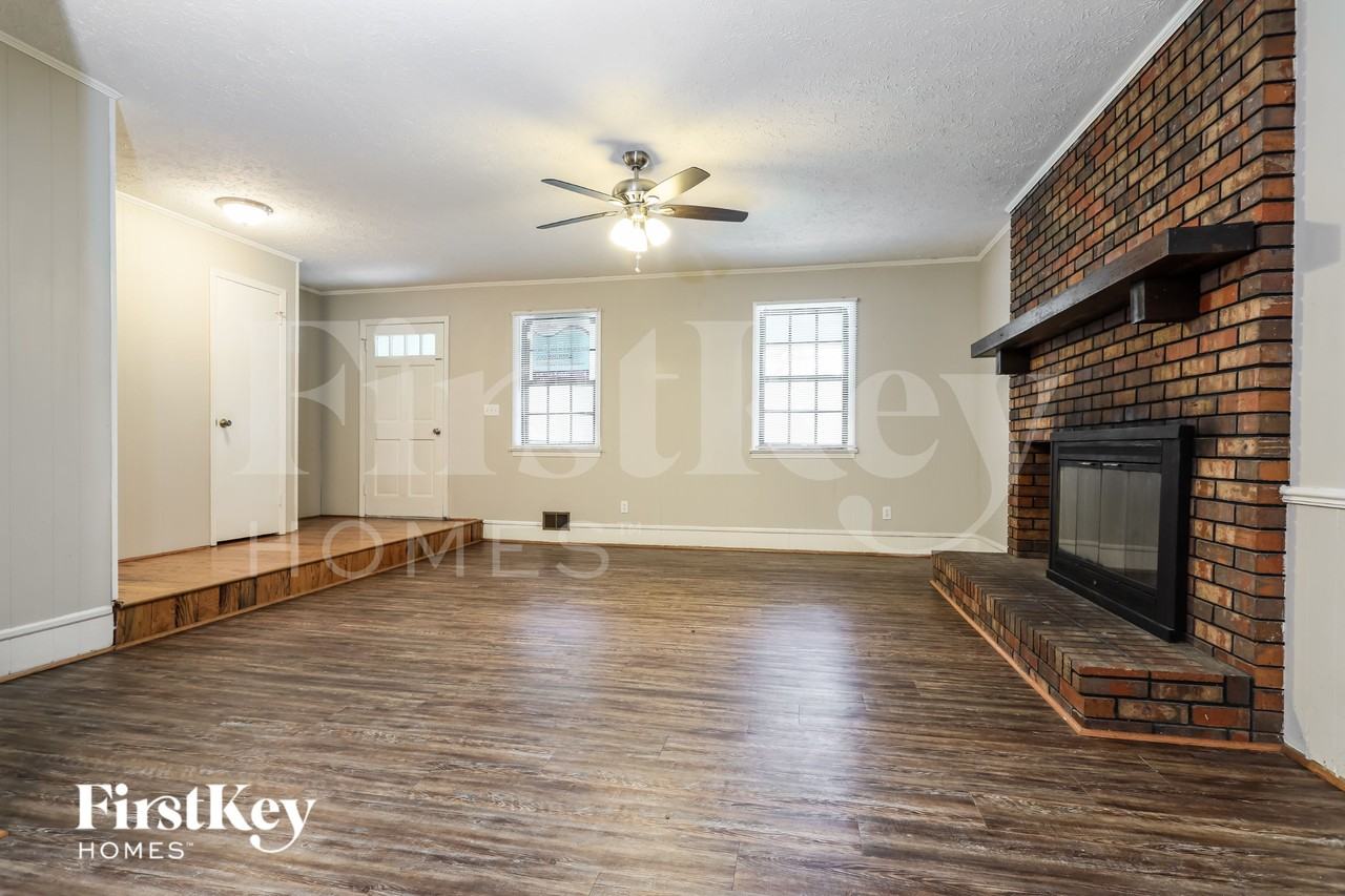 3704 Newport Dr - Photo 5 of 16