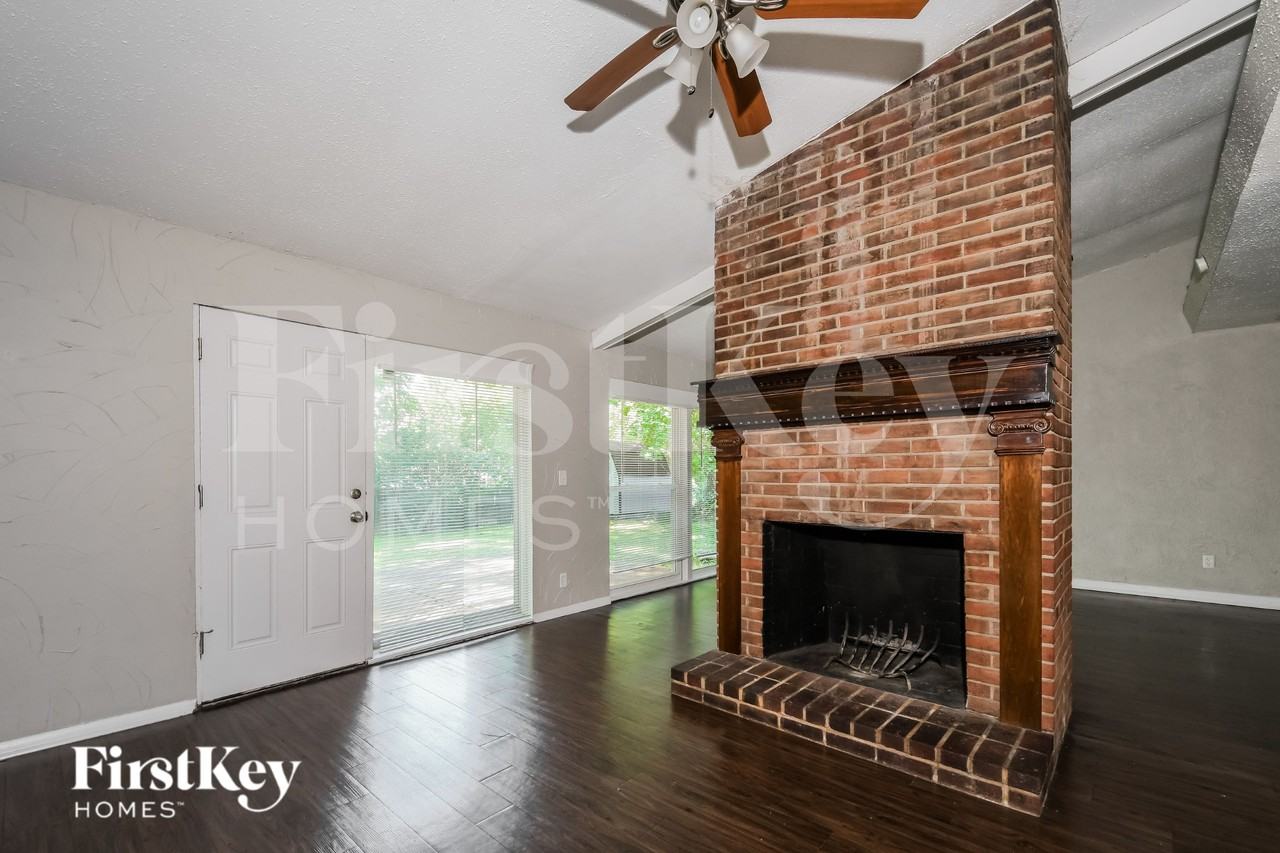 3120 Durwood Dr - Photo 3 of 18