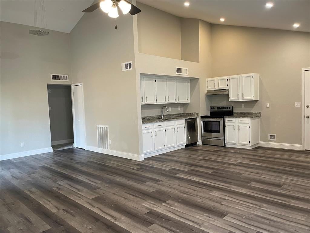 4430 Jenkins St - Photo 7 of 40