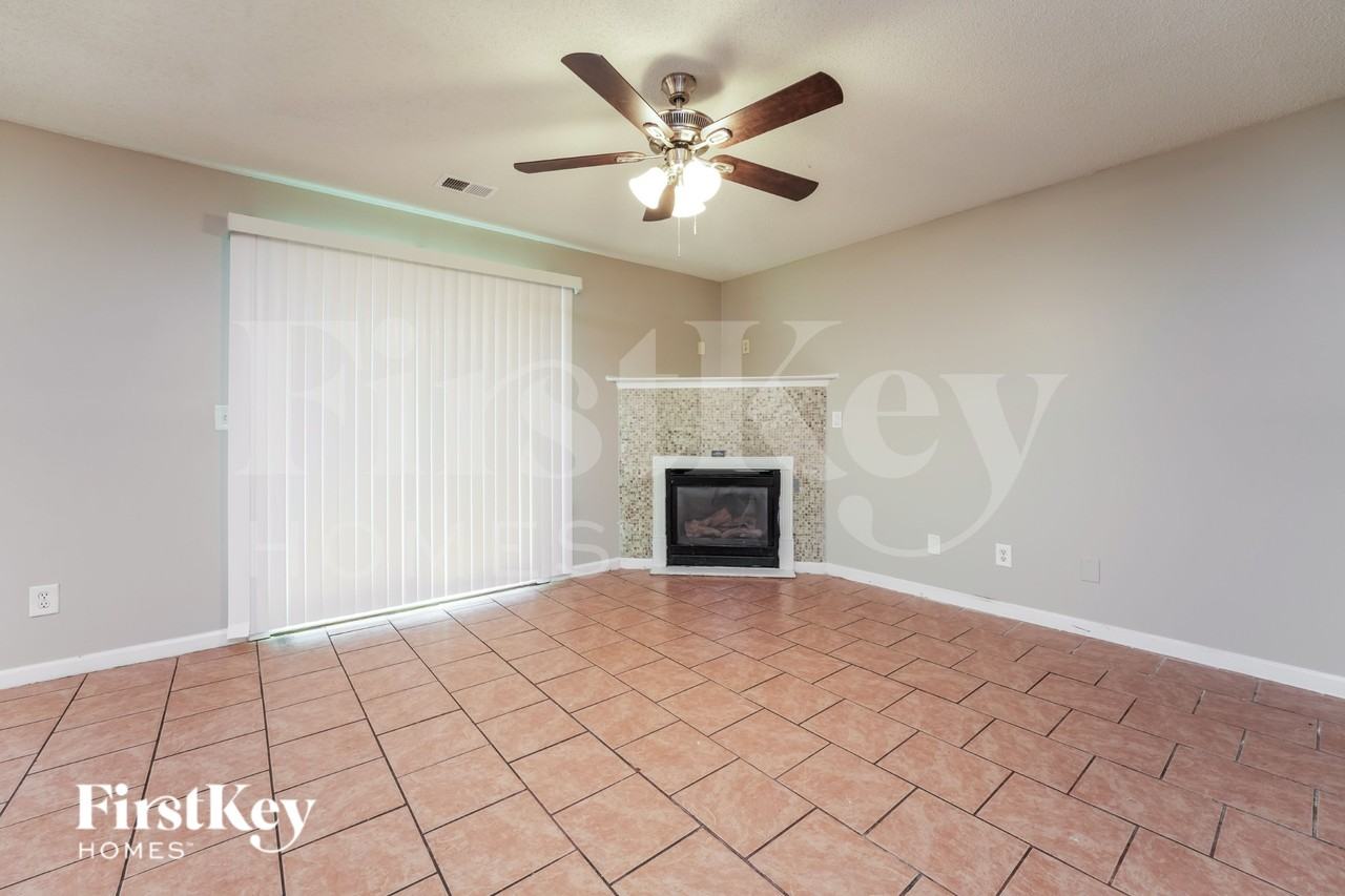 255 Fieldview Ln - Photo 2 of 19